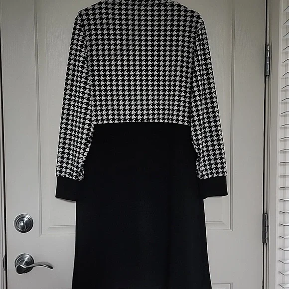 Elegant Houndstooth Trench Coat - Picture 6 of 6